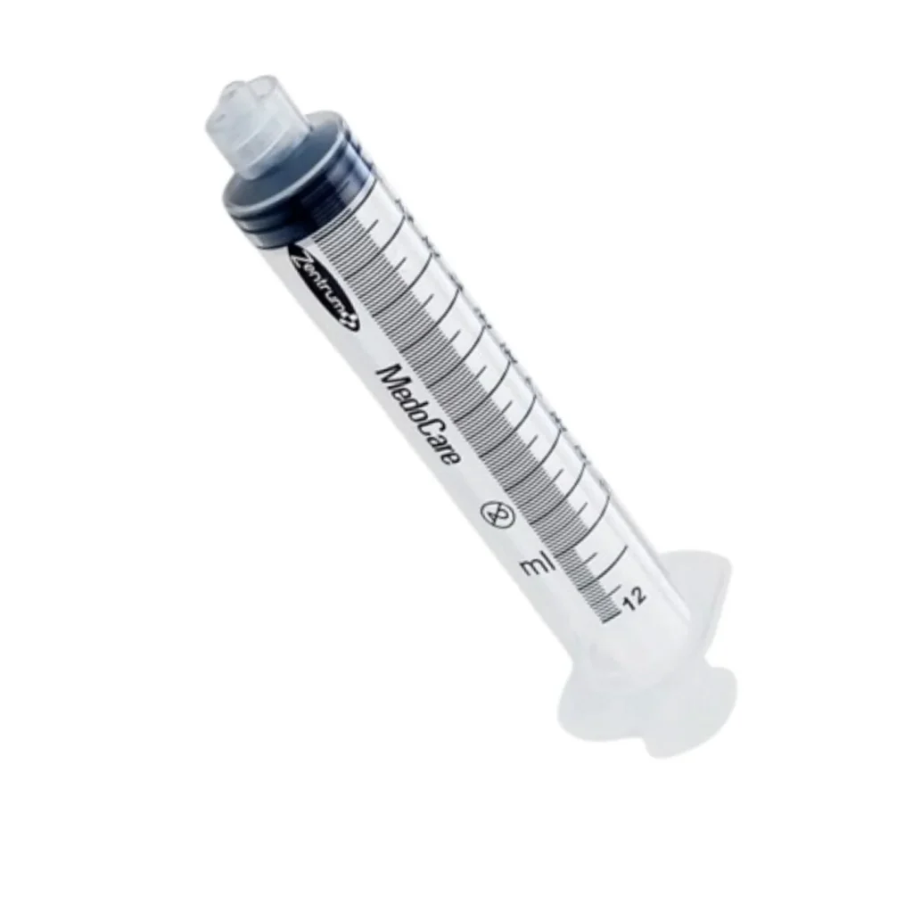 Anatomia tehnică a unei seringi sterile: detaliu asupra pistonului, cilindrului gradat și conului de conectare pentru selecția corectă a dispozitivului medical.